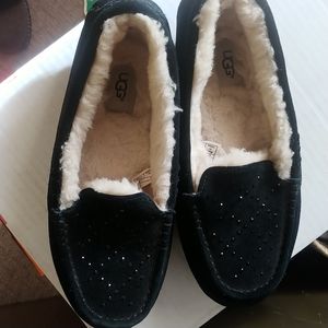 Guc UGGS slippers size 10